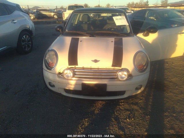 2008 MINI COOPER WMWMF33558TT66911 Photo 5