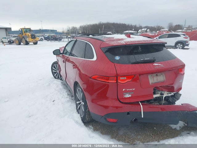 2017 JAGUAR F-PACE SADCK2BV4HA061910 Photo 2