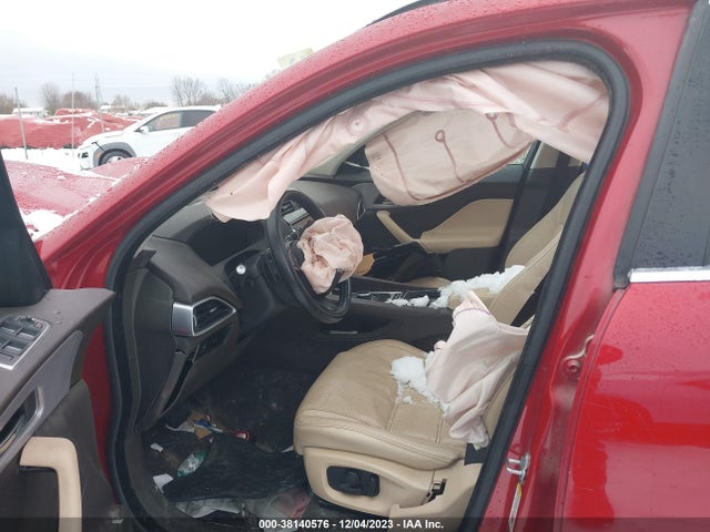 2017 JAGUAR F-PACE SADCK2BV4HA061910 Photo 4