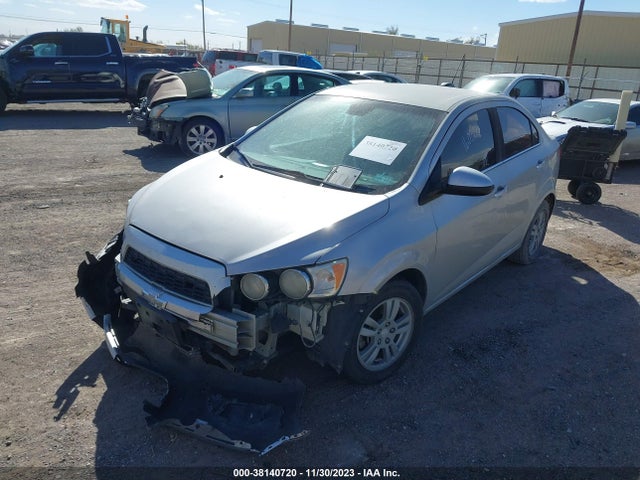 Chevrolet Sonic Lt Auto 2015 1G1JC5SHXF4160389 Image 2
