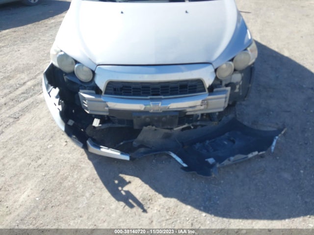 Chevrolet Sonic Lt Auto 2015 1G1JC5SHXF4160389 Image 6