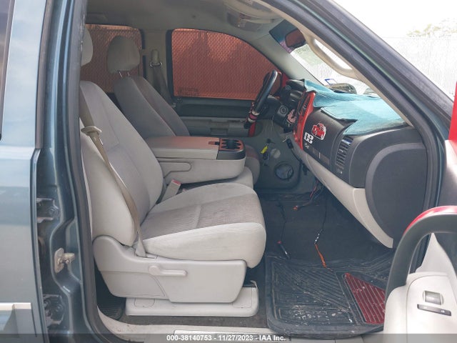 2009 CHEVROLET SILVERADO 1500 LT VIN: 3GCEC23039G273169