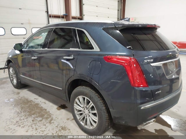 2019 CADILLAC XT5 1GYKNDRS3KZ136220 Photo 2