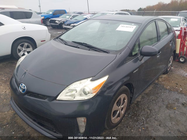 Toyota Prius Two 2014 JTDKN3DU2E1810689 Image 2