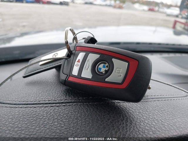 BMW 330i Xdrive 2018 WBA8D9G54JNU68201 Image 11