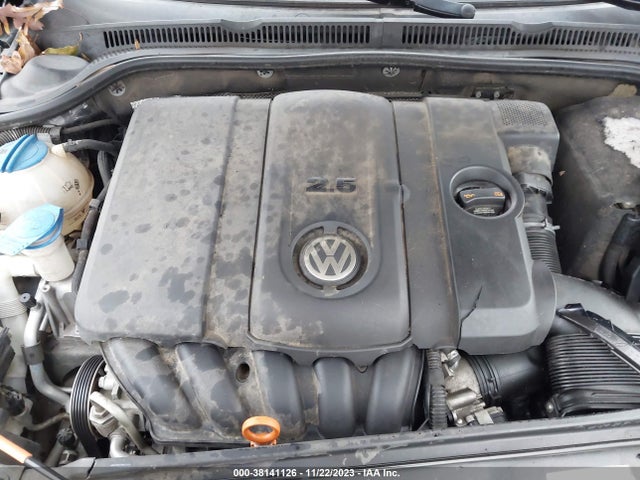 2013 VOLKSWAGEN JETTA 2.5L SE VIN: 3VWDP7AJ2DM282896