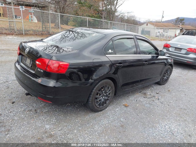 2013 VOLKSWAGEN JETTA 2.5L SE VIN: 3VWDP7AJ2DM282896
