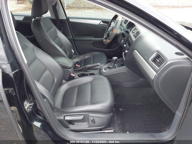 2013 VOLKSWAGEN JETTA 2.5L SE VIN: 3VWDP7AJ2DM282896