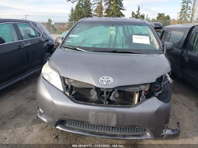 2015 TOYOTA SIENNA XLE 8 PASSENGER VIN: 5TDYK3DC7FS553379