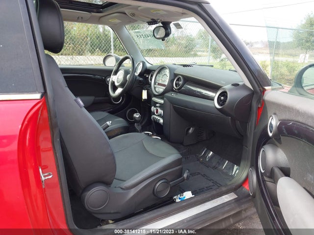 2009 MINI COOPER WMWMF33519TU72080 Photo 4