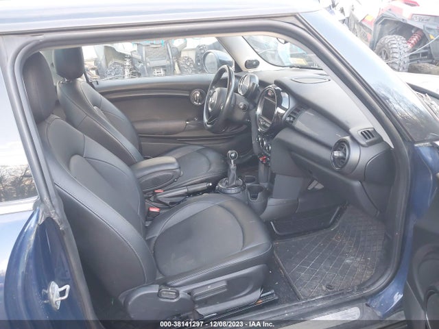 2016 MINI HARDTOP WMWXP5C57GT739919 Photo 4