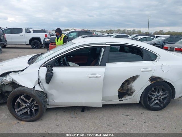 2019 KIA FORTE EX VIN: 3KPF54AD2KE032608