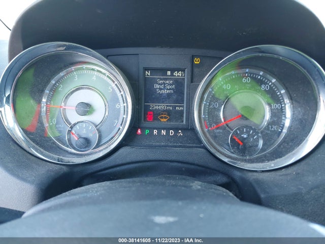 38141605 :رقم المزاد ، 2A4RR5DG3BR720171 vin ، 2011 Chrysler Town & Country Touring مزاد بيع