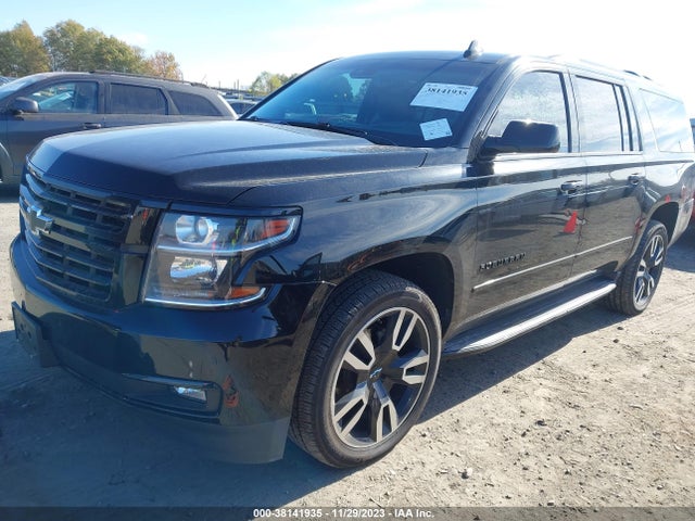 Chevrolet Suburban Premier 2018 1GNSKJKC8JR259386 Image 2