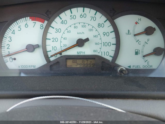 2003 TOYOTA COROLLA LE VIN: JTDBR32E330040957