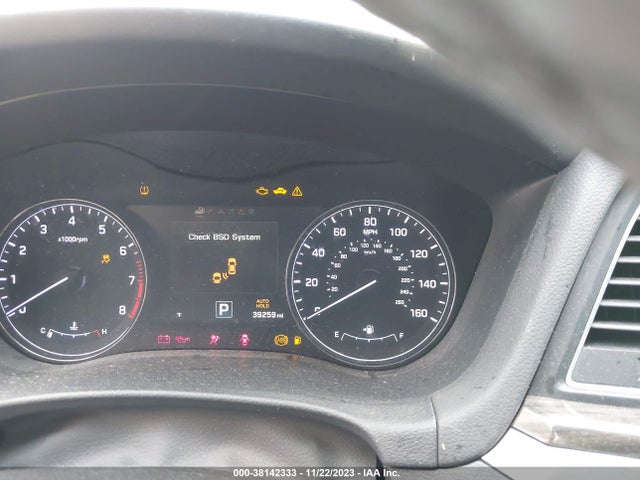 Genesis G80 3.8 2017 KMHGN4JEXHU203544 Image 7