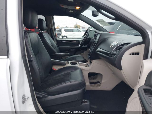 2C4RDGCG5HR800470 Dodge Grand Caravan Sxt