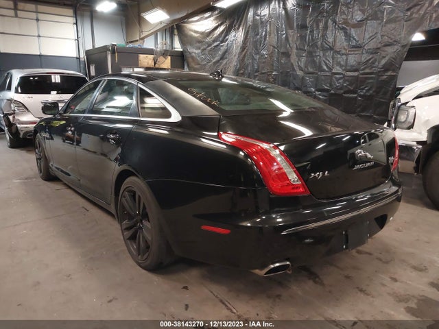 2014 JAGUAR XJ SAJWJ2GD9E8V74859 Photo 2
