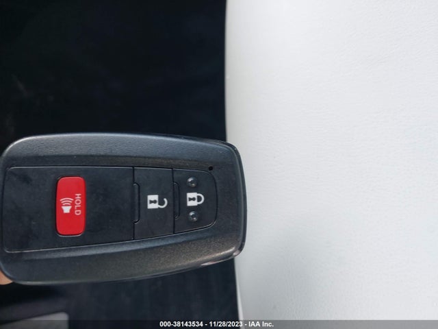 Toyota PRIUS XLE 2020 JTDKARFU2L3104447 Image 11