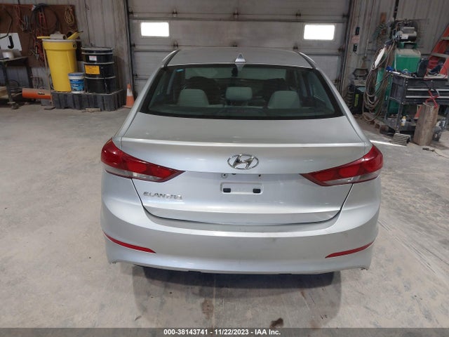 2018 HYUNDAI ELANTRA SEL VIN: 5NPD84LF5JH320193