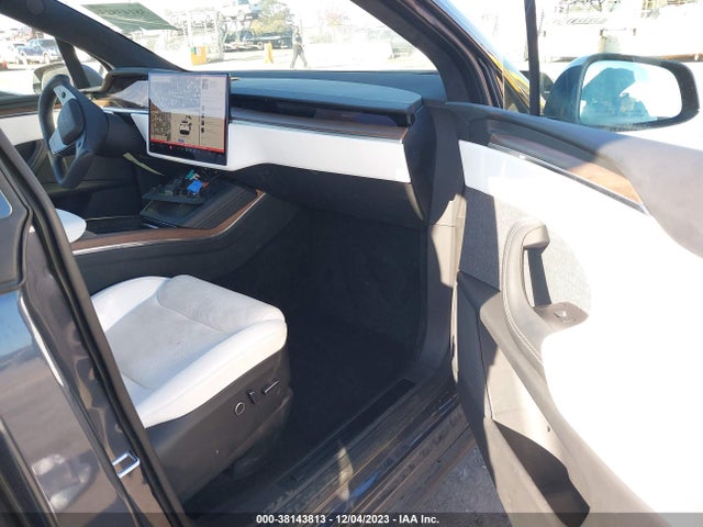 2022 TESLA MODEL X DUAL MOTOR ALL-WHEEL DRIVE VIN: 7SAXCBE53NF328613