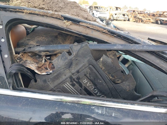 2012 JAGUAR XF SAJWA0HBXCLS34079 Photo 4