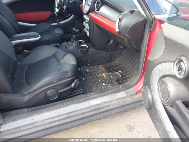 2010 MINI COOPER S CLUBMAN WMWMM3C52ATZ33314 Photo 4
