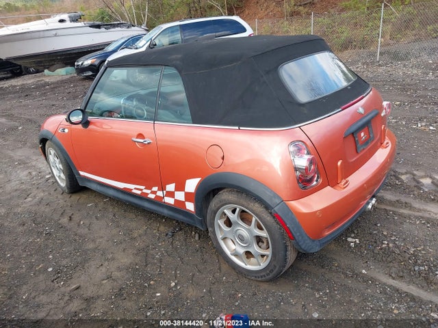2006 MINI COOPER S WMWRH33576TJ42844 Photo 2