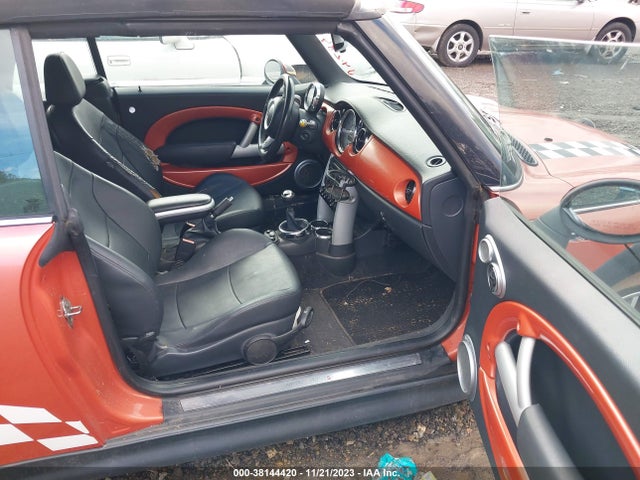 2006 MINI COOPER S WMWRH33576TJ42844 Photo 4