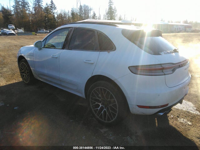 2020 PORSCHE MACAN WP1AF2A5XLLB60106 Photo 2