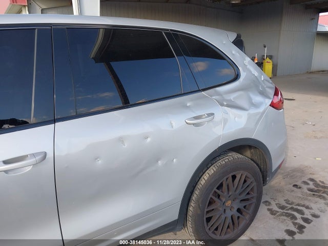 2011 PORSCHE CAYENNE WP1AB2A20BLA43540 Photo 5