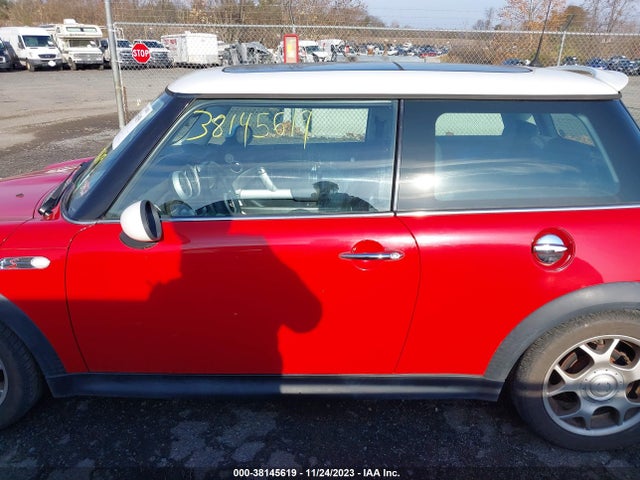 2003 MINI COOPER S VIN: WMWRE33413TD68344