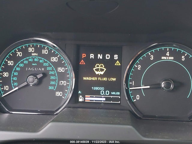 2012 JAGUAR XF SAJWA0HB2CLS55007 Photo 6