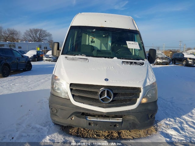 2014 Mercedes-benz Sprinter Cargo Vans მანქანა იყიდება აუქციონზე, vin: WD3PE8DE4E5902806, აუქციონის ნომერი: 38146112