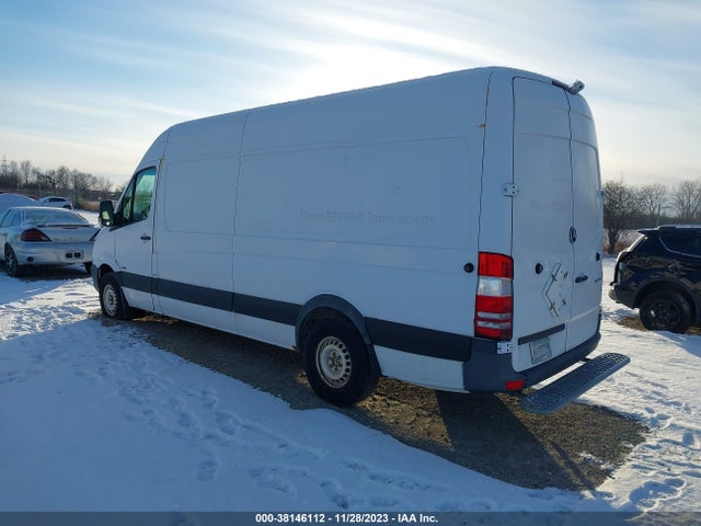 2014 Mercedes-benz Sprinter Cargo Vans მანქანა იყიდება აუქციონზე, vin: WD3PE8DE4E5902806, აუქციონის ნომერი: 38146112