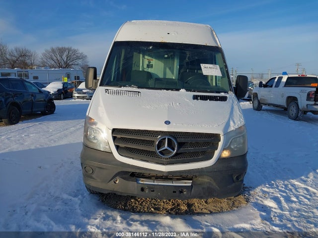 2014 Mercedes-benz Sprinter Cargo Vans მანქანა იყიდება აუქციონზე, vin: WD3PE8DE4E5902806, აუქციონის ნომერი: 38146112
