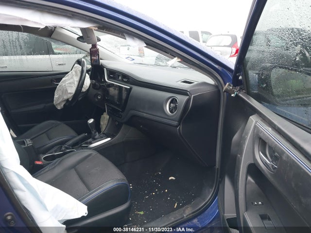 Toyota COROLLA SE 2018 5YFBURHE5JP766153 Image 5