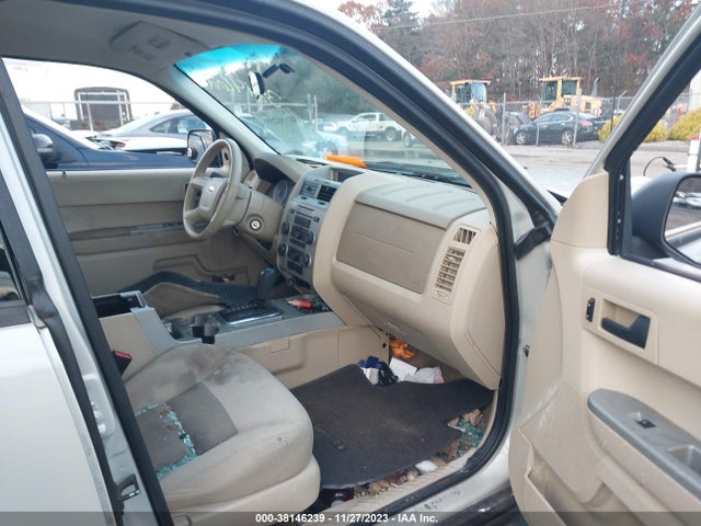 2008 FORD ESCAPE XLT VIN: 1FMCU93148KE80923