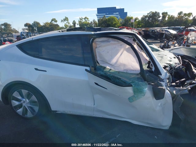 38146506 :رقم المزاد ، 7SAYGDEE3NF554851 vin ، 2022 Tesla Model Y Long Range Dual Motor All-wheel Drive مزاد بيع