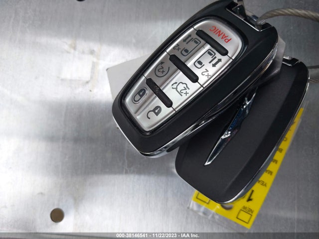 Chrysler Pacifica Limited 2023 2C4RC1GGXPR610902 Image 11