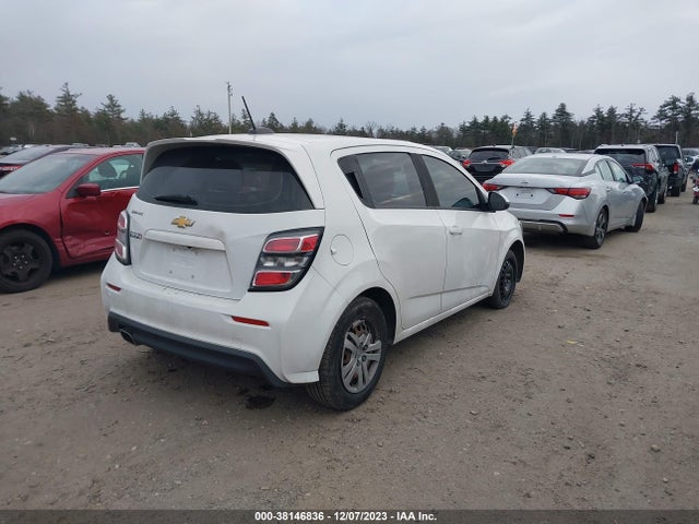 Chevrolet SONIC LT 2018 1G1JG6SH3J4100652 Image 4