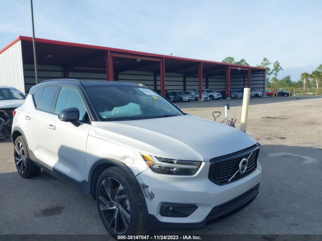 2022 VOLVO XC40 YV4162UM9N2790239