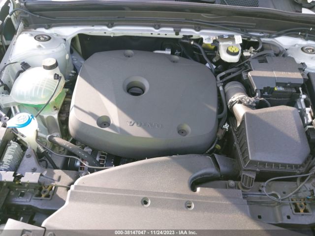2022 VOLVO XC40 YV4162UM9N2790239 Photo 9
