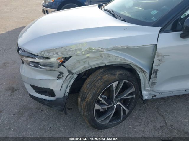 2022 VOLVO XC40 YV4162UM9N2790239 Photo 5