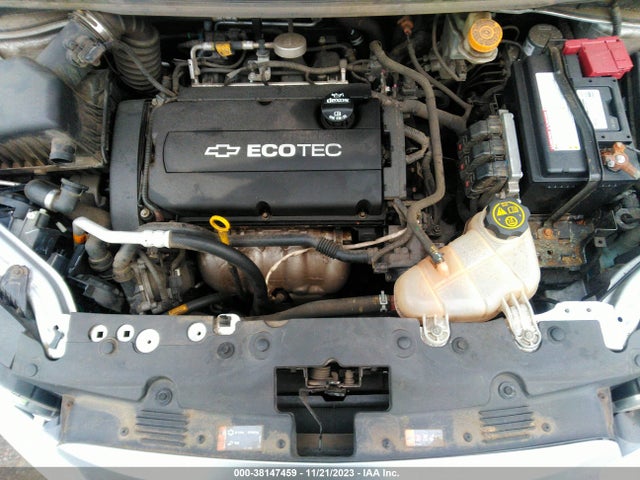 Chevrolet Sonic Ls Auto 2015 1G1JA5SG0F4110002 Image 10