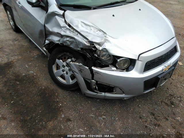 Chevrolet Sonic Ls Auto 2015 1G1JA5SG0F4110002 Image 6