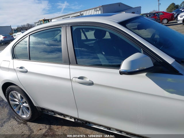 BMW 320i Xdrive 2017 WBA8E5G58HNU42152 Image 14