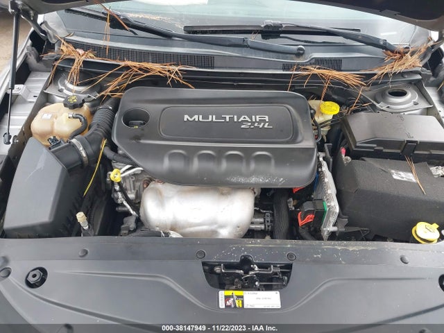 Chrysler 200 S 2015 1C3CCCBB4FN724861 Image 10