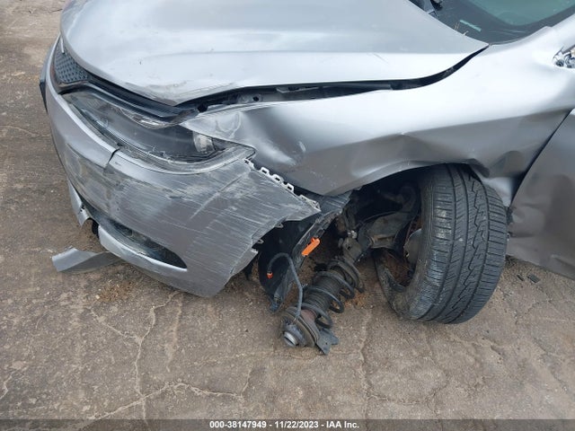 Chrysler 200 S 2015 1C3CCCBB4FN724861 Image 6