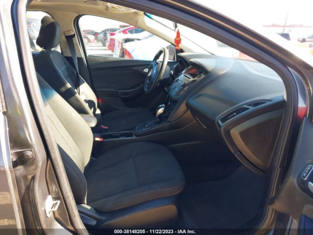 1FADP3K2XGL263592 Ford FOCUS SE